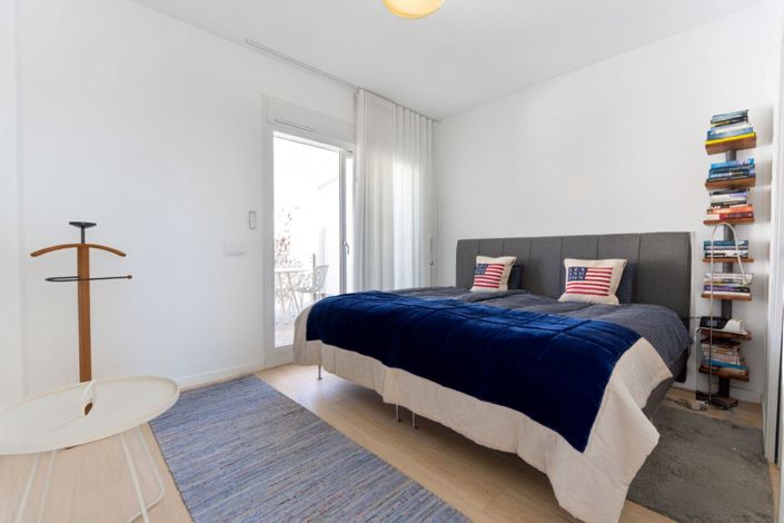 Image No.20-2 Bed Semi-Detached for sale