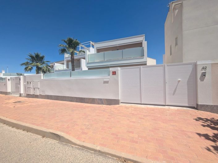 Image No.30-3 Bed Villa for sale