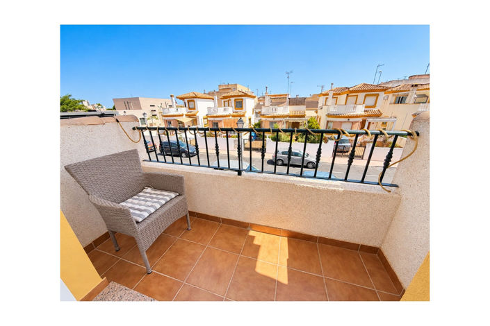 Image No.15-2 Bed Townhouse for sale