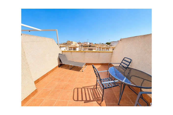 Image No.16-2 Bed Townhouse for sale