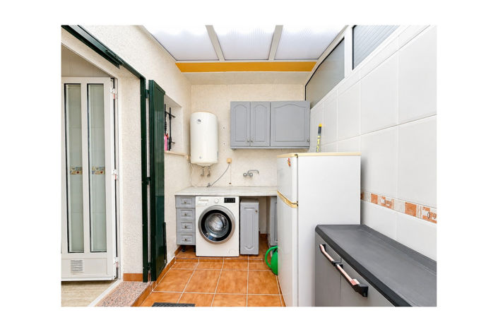 Image No.17-2 Bed Townhouse for sale