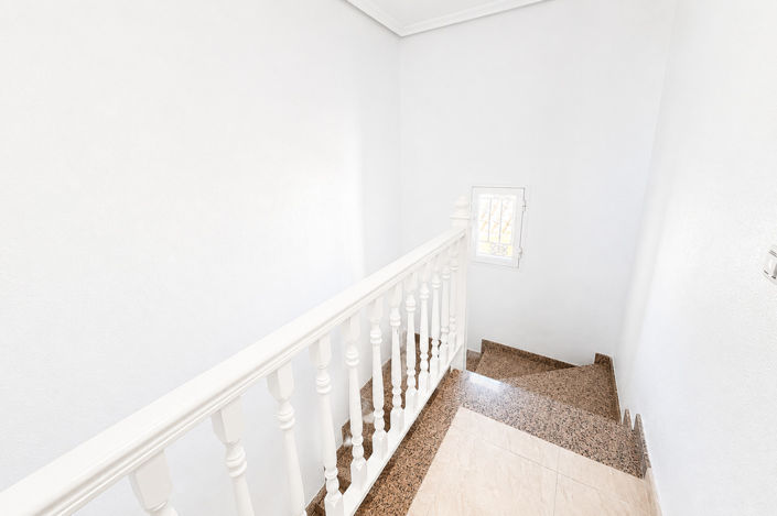 Image No.18-3 Bed Townhouse for sale