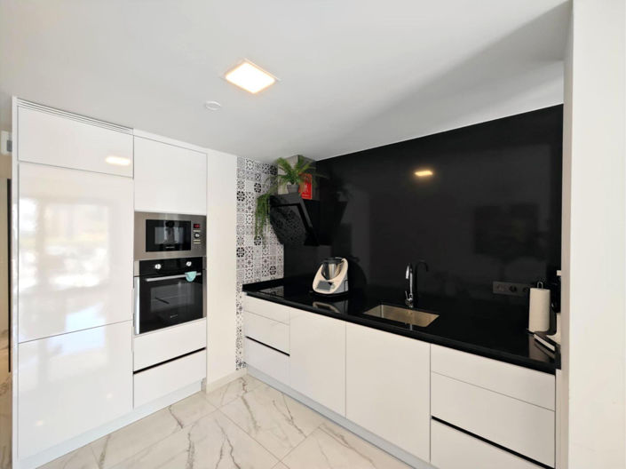 Image No.8-2 Bed Apartment for sale