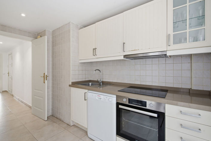 Image No.10-3 Bed Apartment for sale
