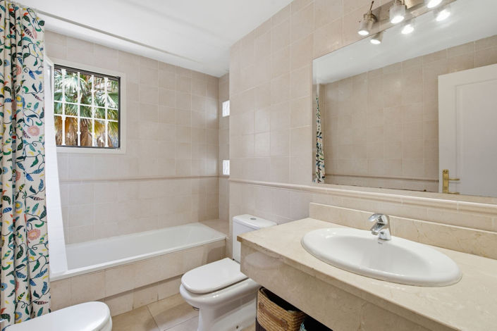 Image No.12-3 Bed Apartment for sale