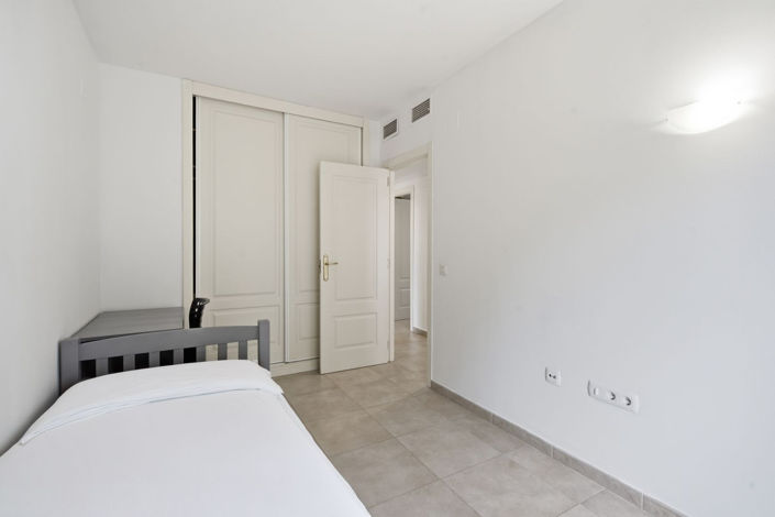 Image No.22-3 Bed Apartment for sale