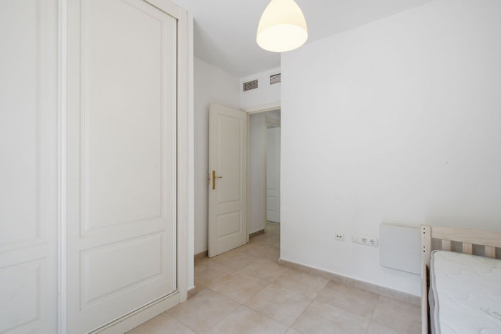 Image No.24-3 Bed Apartment for sale