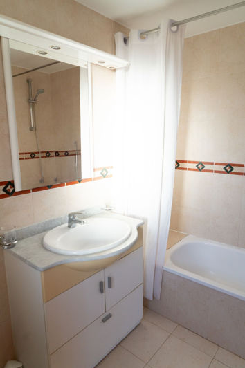 Image No.21-3 Bed Semi-Detached for sale