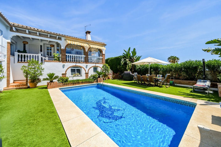 Image No.2-5 Bed Villa for sale