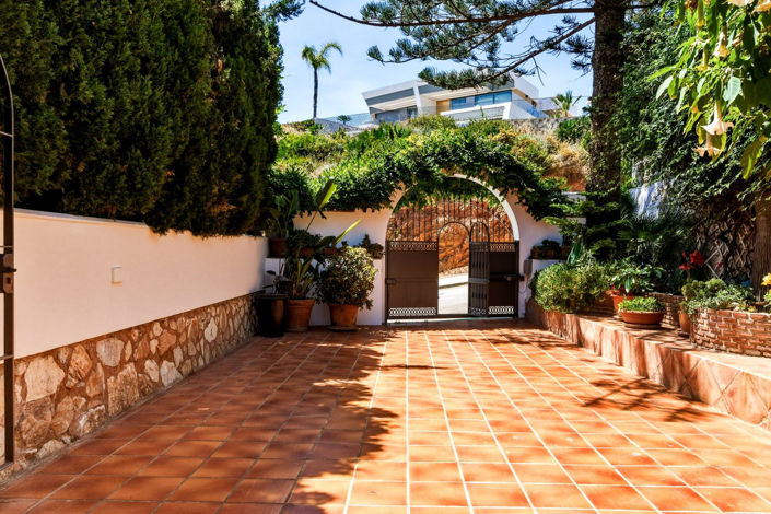 Image No.41-5 Bed Villa for sale