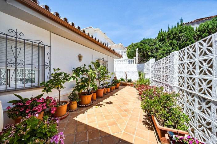 Image No.50-5 Bed Villa for sale