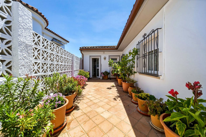Image No.51-5 Bed Villa for sale