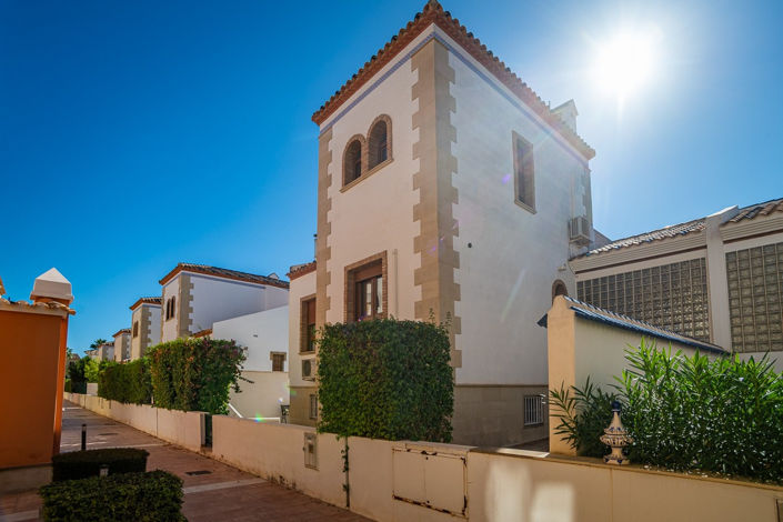 Image No.40-3 Bed Villa for sale