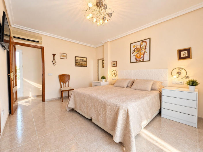Image No.19-3 Bed Villa for sale