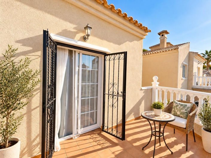 Image No.20-3 Bed Villa for sale