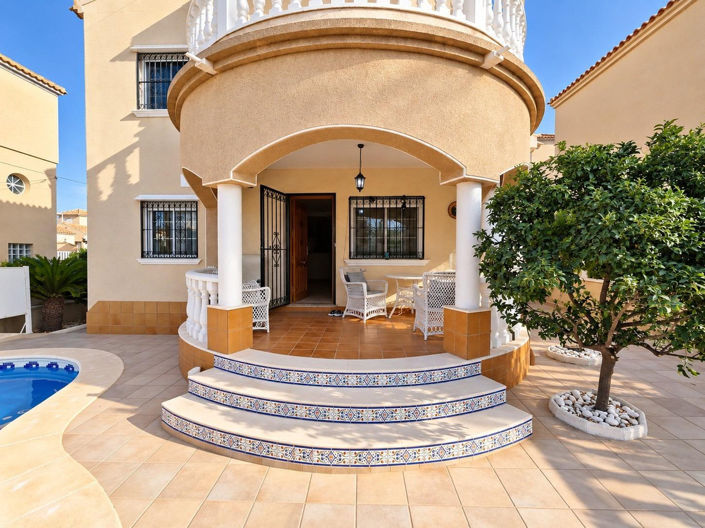Image No.40-3 Bed Villa for sale