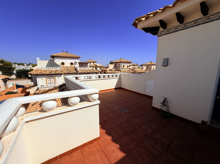 Image No.19-2 Bed Townhouse for sale