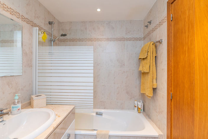Image No.12-2 Bed Apartment for sale