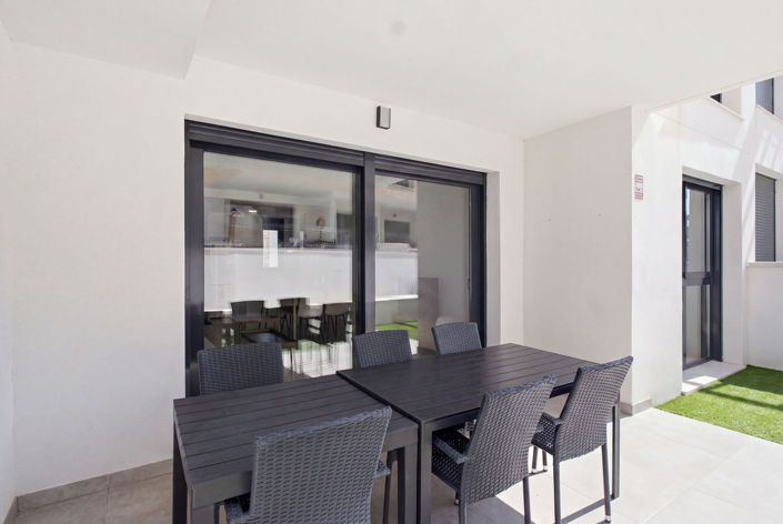 Image No.23-2 Bed Apartment for sale