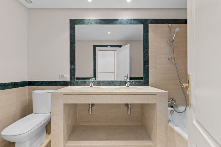 Image No.20-2 Bed Apartment for sale