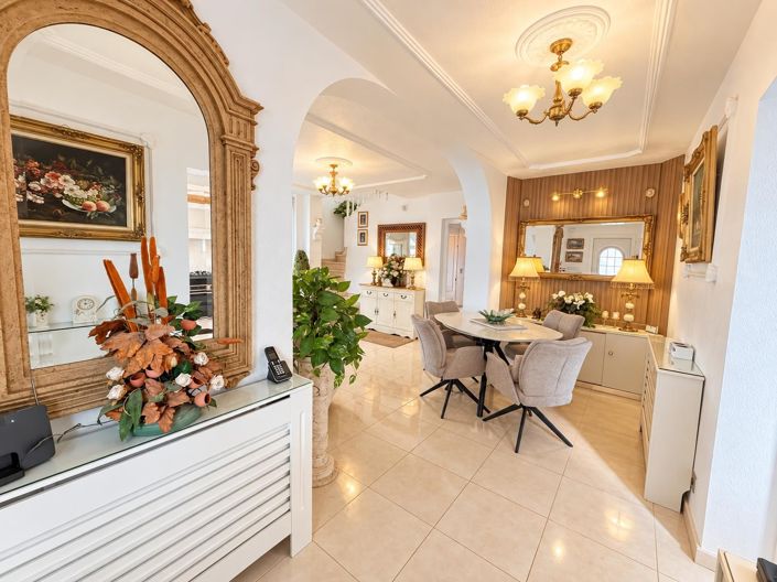 Image No.15-3 Bed Villa for sale