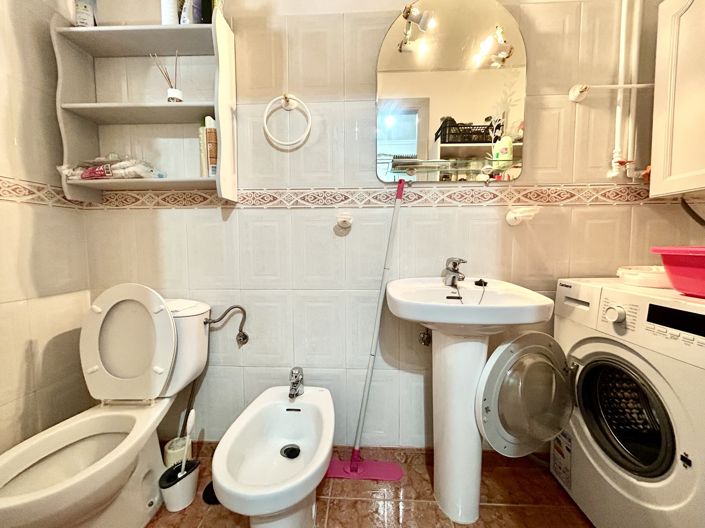 Image No.9-2 Bed Townhouse for sale