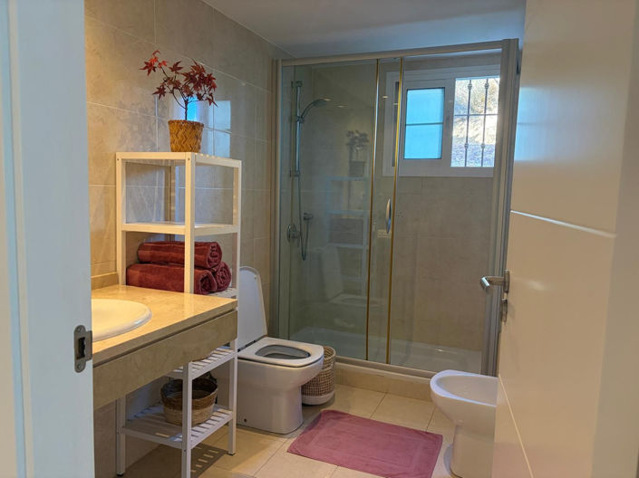 Image No.18-3 Bed Apartment for sale