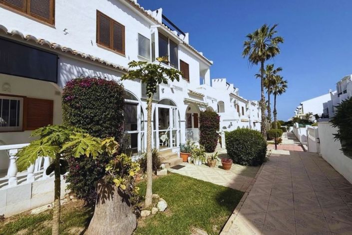 Image No.15-3 Bed Townhouse for sale