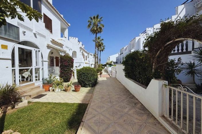 Image No.25-3 Bed Townhouse for sale
