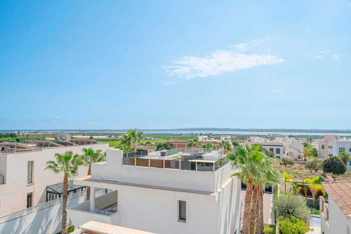 Image No.33-3 Bed Villa for sale