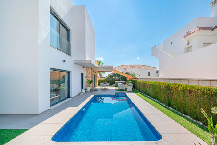 Image No.49-3 Bed Villa for sale