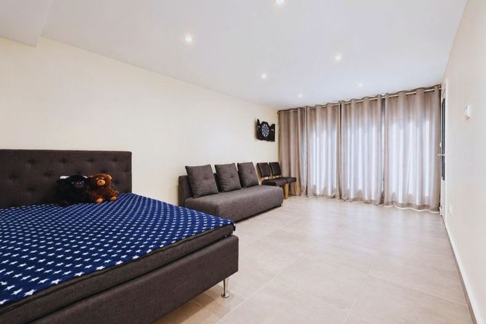 Image No.20-5 Bed Villa for sale