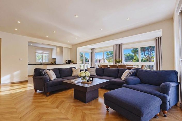 Image No.5-5 Bed Villa for sale
