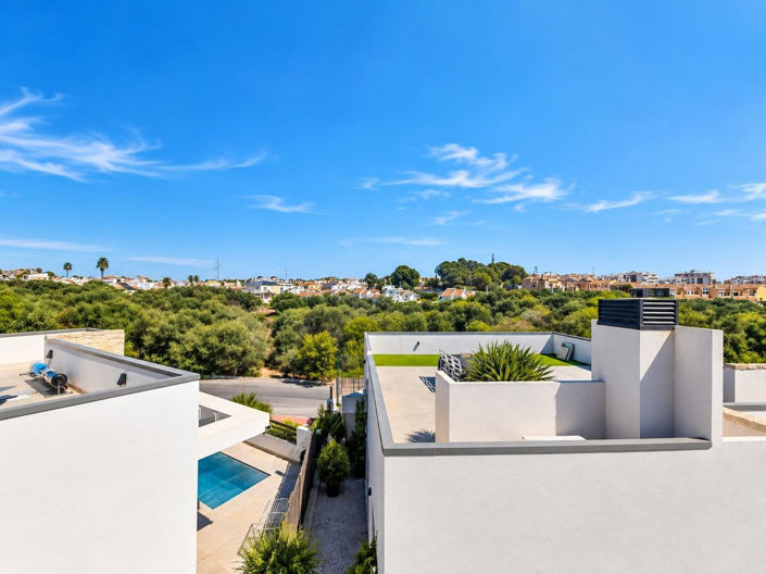 Image No.2-3 Bed Villa for sale