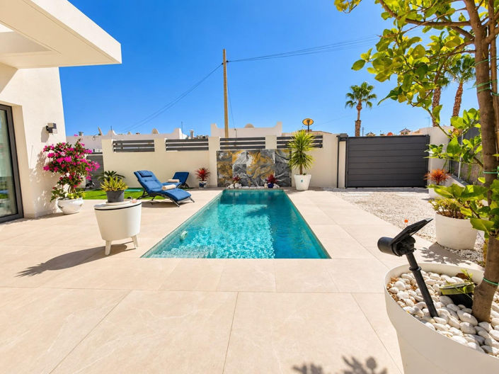 Image No.32-3 Bed Villa for sale