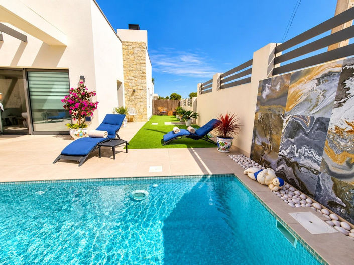 Image No.34-3 Bed Villa for sale