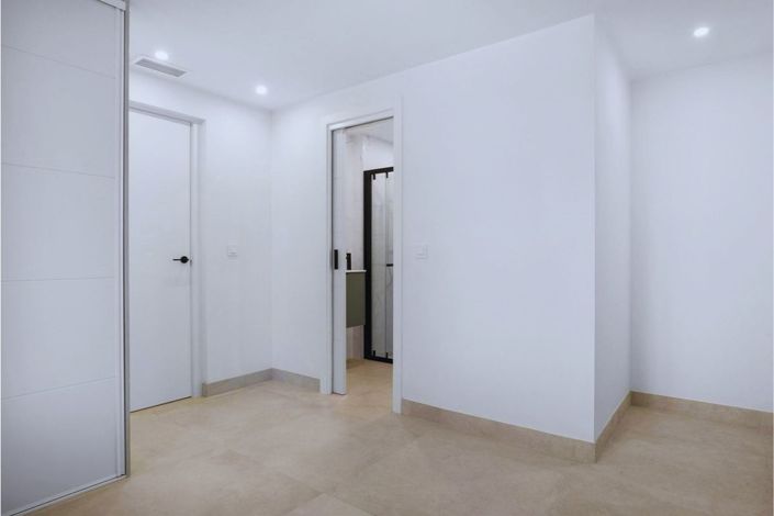 Image No.13-3 Bed Apartment for sale