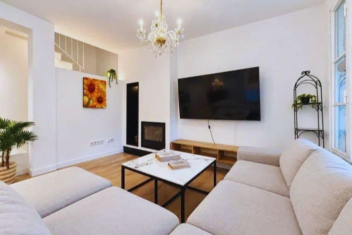 Image No.20-4 Bed Townhouse for sale