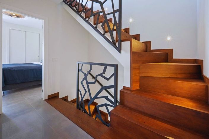 Image No.27-4 Bed Townhouse for sale