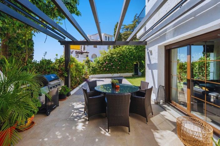 Image No.40-4 Bed Townhouse for sale
