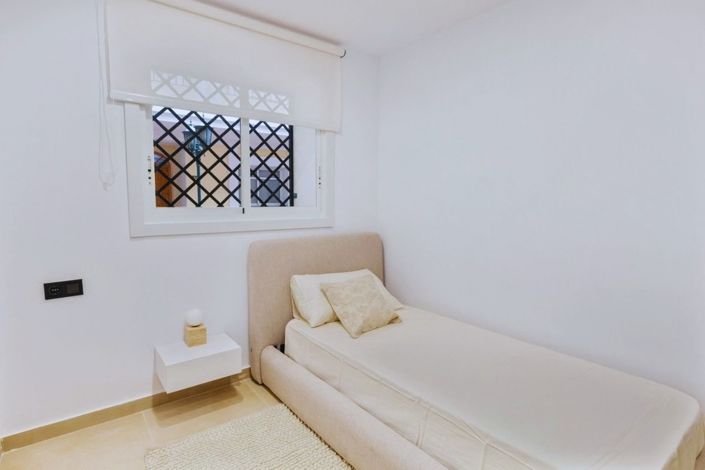 Image No.18-3 Bed Apartment for sale