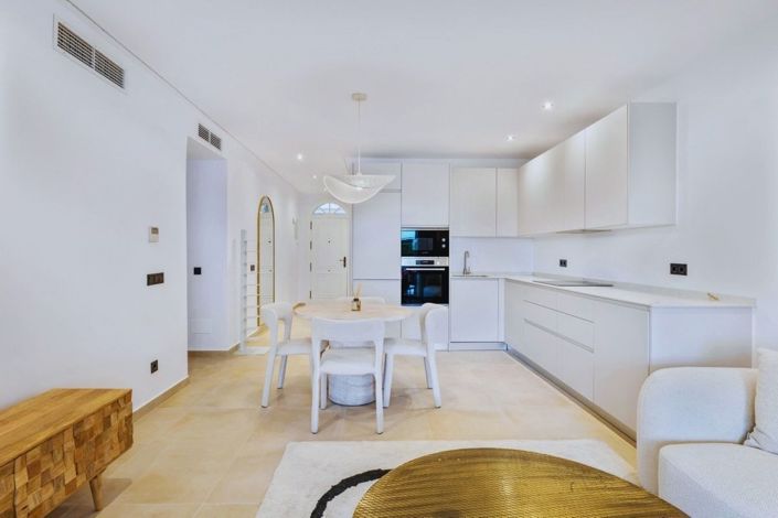 Image No.7-3 Bed Apartment for sale