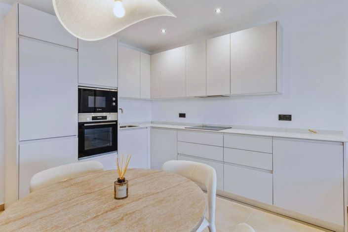 Image No.8-3 Bed Apartment for sale