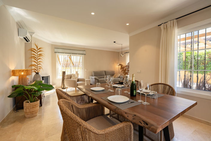 Image No.4-4 Bed Villa for sale