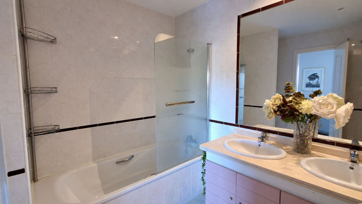 Image No.31-2 Bed Apartment for sale