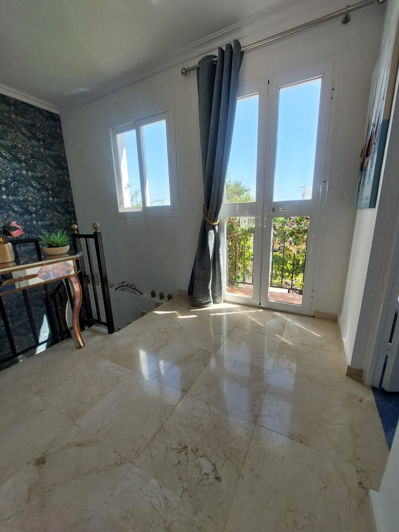 Image No.19-3 Bed Townhouse for sale