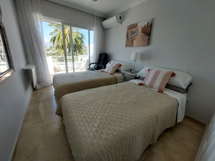 Image No.24-3 Bed Townhouse for sale