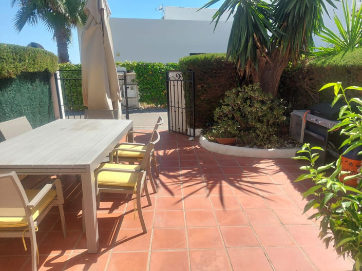 Image No.28-3 Bed Townhouse for sale