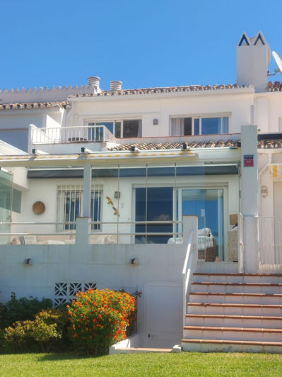 Image No.30-3 Bed Townhouse for sale