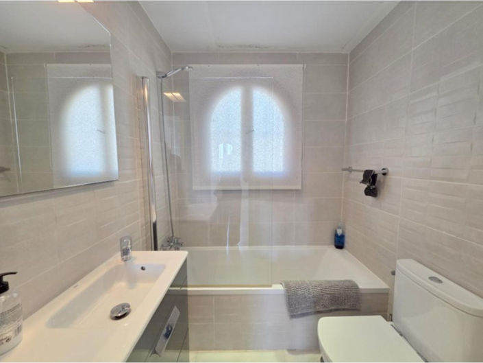 Image No.19-3 Bed Semi-Detached for sale